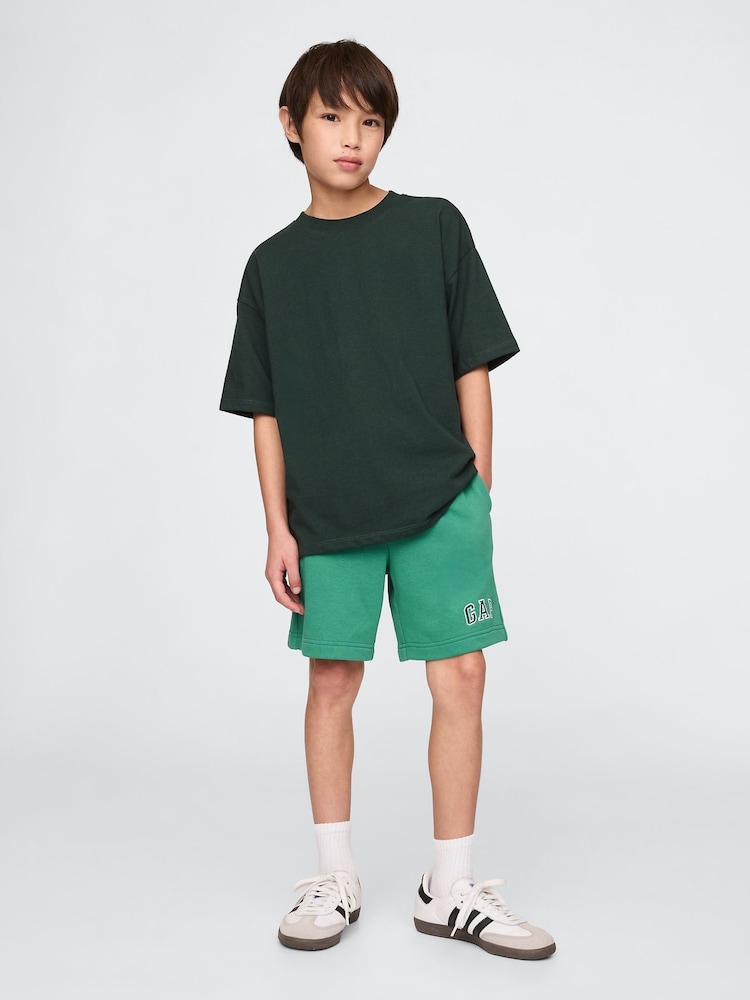 Groen - Gap logo shorts met fleecevoering en elastische taille (4 - 13 jr) - Image 1 of 5