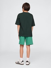 Groen - Gap logo shorts met fleecevoering en elastische taille (4 - 13 jr) - Image 2 of 5