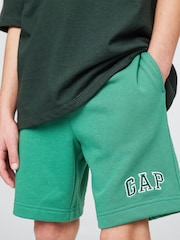 Groen - Gap logo shorts met fleecevoering en elastische taille (4 - 13 jr) - Image 4 of 5