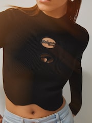 Reiss Black Sandy McLaren F1 Team Cut-Out Knit Crop Top - Image 4 of 7