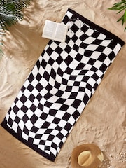 Catherine Lansfield Black/White Checkerboard Cotton Beach Towel - Image 1 of 2