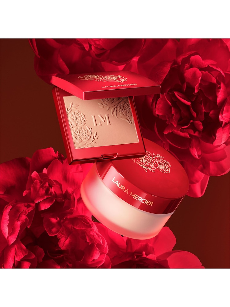 Laura Mercier Love & Luck Translucent Loose Setting Powder - Image 2 of 5