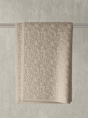 Vantona Natural Jacquard Leaf 500gsm 100% Cotton Towel - Image 1 of 2