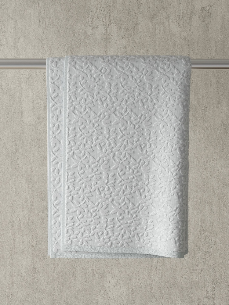 Vantona White Jacquard Leaf 500gsm 100% Cotton Towel - Image 1 of 2
