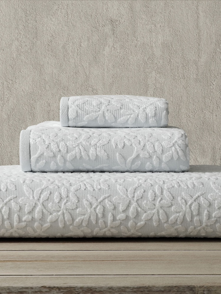 Vantona White Jacquard Leaf 500gsm 100% Cotton Towel - Image 2 of 2
