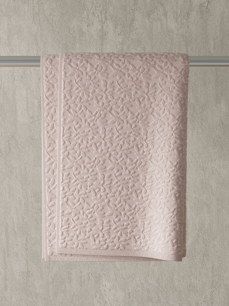 Vantona Pink Jacquard Leaf 500gsm 100% Cotton Towel - Image 1 of 2