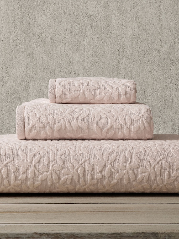 Vantona Pink Jacquard Leaf 500gsm 100% Cotton Towel - Image 2 of 2