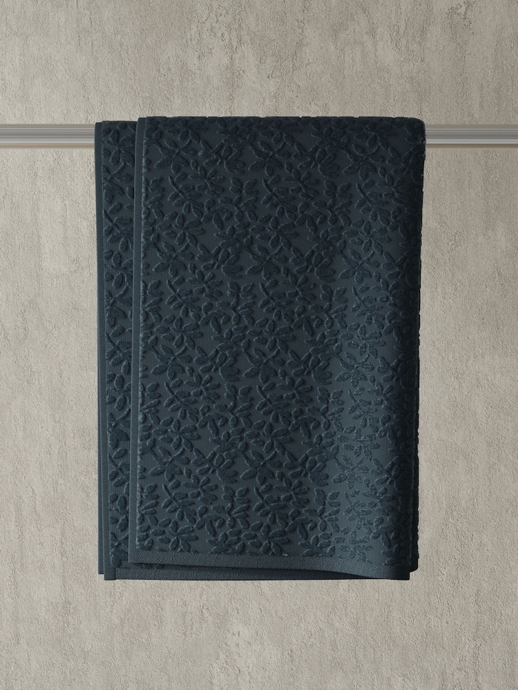 Vantona Grey Jacquard Leaf 500gsm 100% Cotton Towel - Image 1 of 2