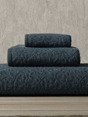 Vantona Grey Jacquard Leaf 500gsm 100% Cotton Towel - Image 2 of 2