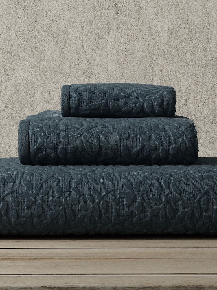 Vantona Grey Jacquard Leaf 500gsm 100% Cotton Towel - Image 2 of 2