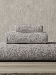 Vantona Grey Jacquard Leaf 500gsm Pair Towel - Image 2 of 2