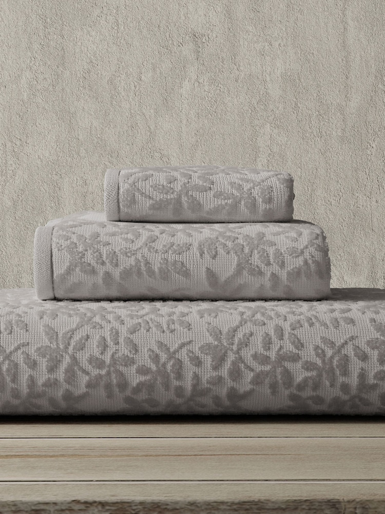 Vantona Grey Jacquard Leaf 500gsm Pair Towel - Image 2 of 2