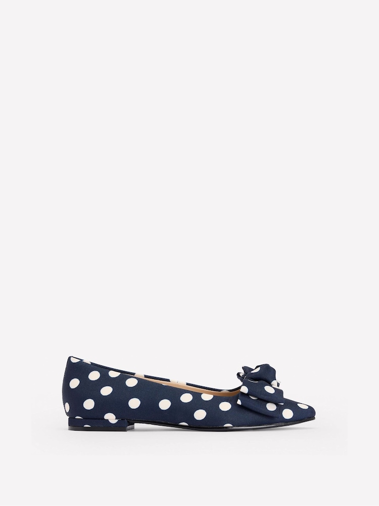 Boden Chisel Toe Ballet Flats - صورة 1 من 4 Boden Chisel Toe Ballet Flats - صورة 1 من 4