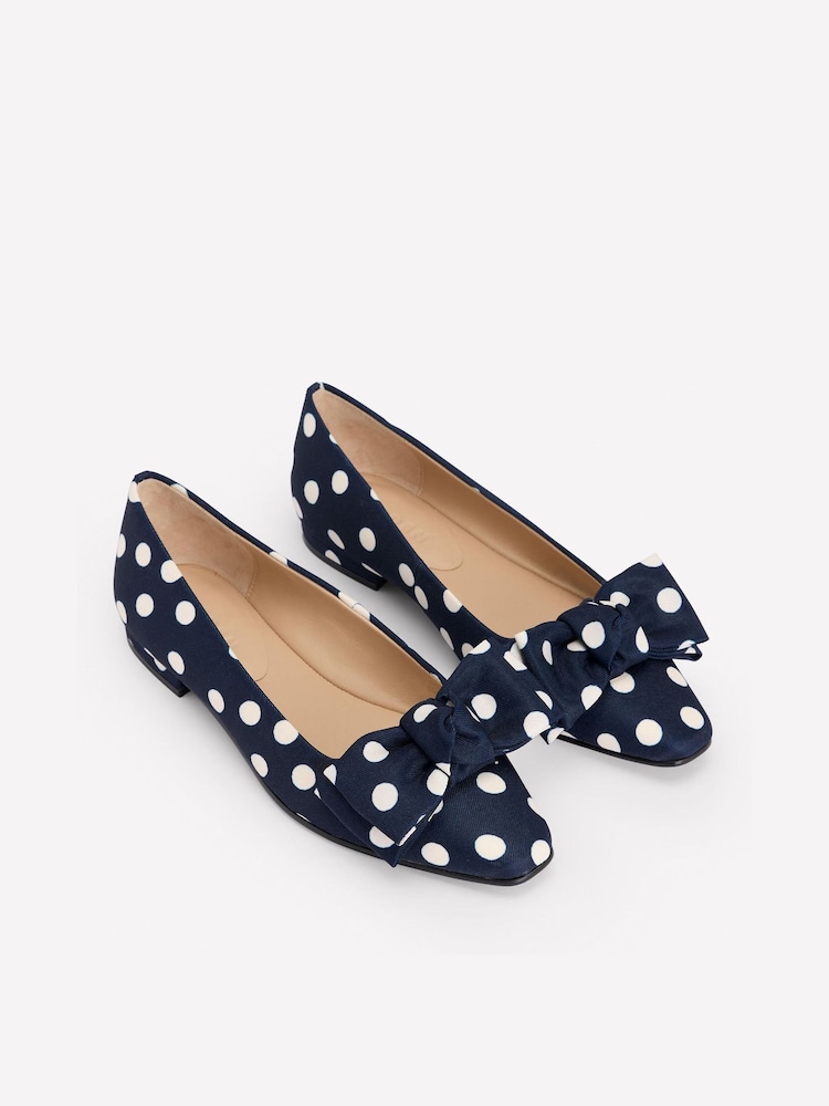 Boden Chisel Toe Ballet Flats - صورة 2 من 4 Boden Chisel Toe Ballet Flats - صورة 2 من 4