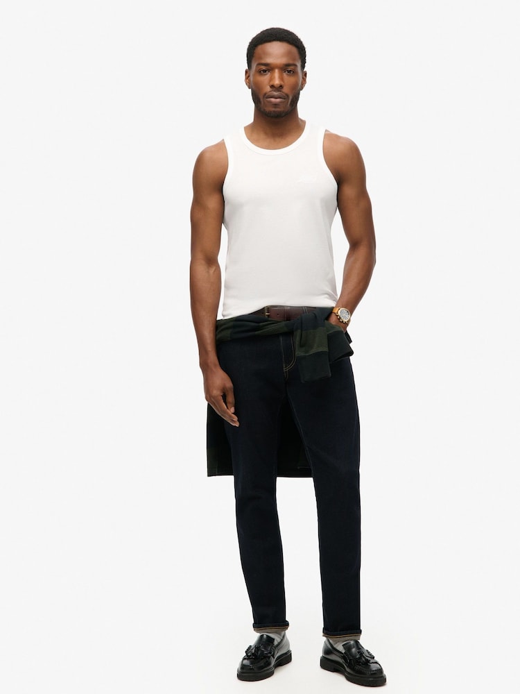 Bela - Superdry majica brez rokavov z logotipom Essential ozek kroj - Slika 2 iz 7 Bela - Superdry majica brez rokavov z logotipom Essential ozek kroj - Slika 2 iz 7