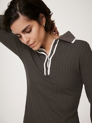 Mint Velvet Khaki Contrast Trim Polo Shirt - Bild 2 von 8