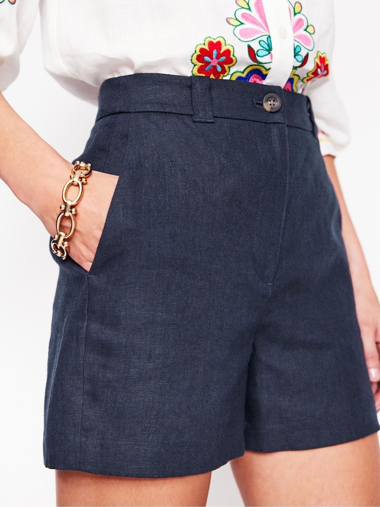 Boden Blue Westbourne 100% Linen Shorts - Image 2 of 6 Boden Blue Westbourne 100% Linen Shorts - Image 2 of 6