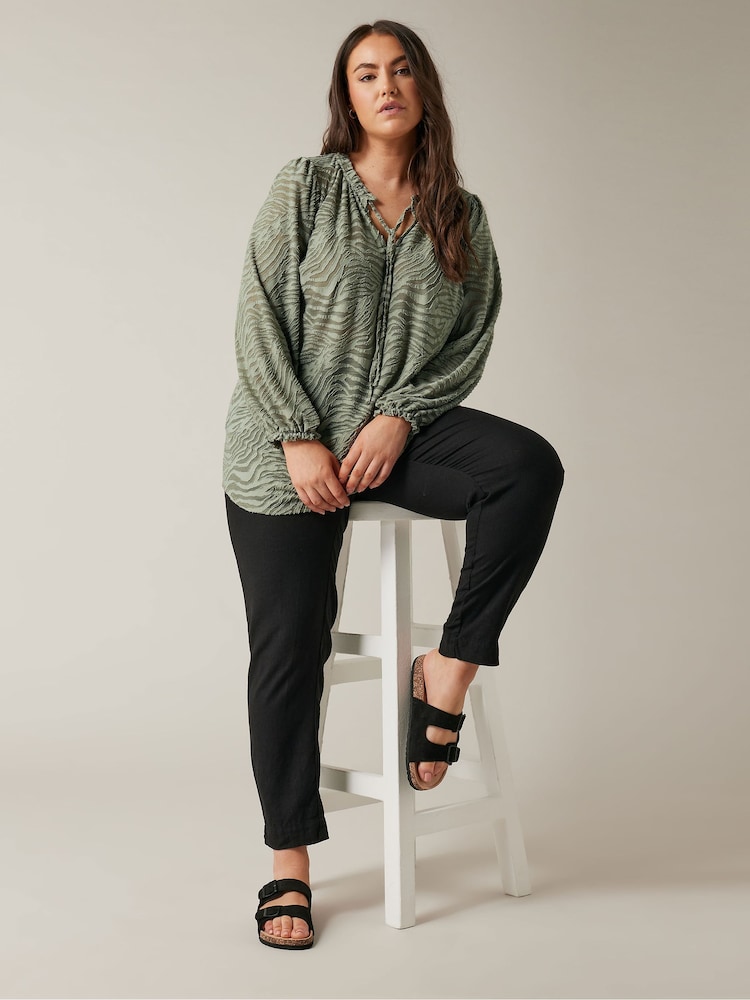 Evans Curve Burnout Print Top - Image 2 of 5