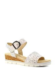 Lunar Clarissa White Sandals - Imagen 2 de 2