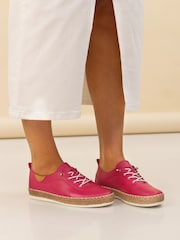Lunar Pink Evie Raspberry Leather Plimsoll Shoes - Imagen 2 de 9