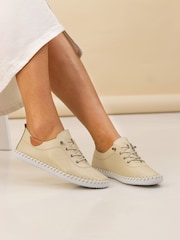 Lunar Cream St Ives Plimsoll čevlji - Slika 1 iz 10