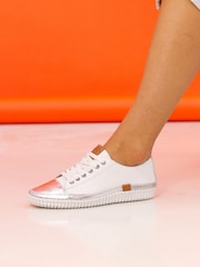 Lunar Starlet II Plimsoll bela Usnjeni čevlji - Slika 1 iz 2