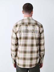 Neutro - Camisa de manga comprida com estampa nas costas em Check - Imagem 1 de 10