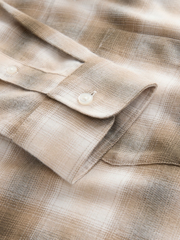 Neutro - Camisa de manga comprida com estampa nas costas em Check - Imagem 10 de 10