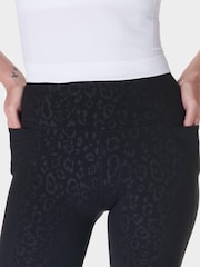 Sweaty Betty Power 32" Embossed Bootcut Workout Trousers - Imagen 8 de 9