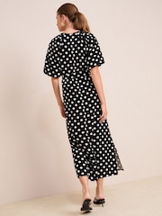 Friends Like These Black/White Puff Sleeve Raglan Tie Waist Belt Midi Dress - Image 4 of 4