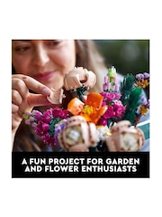 LEGO Icons Flower Bouquet Set for Adults 10280 - Image 6 of 8