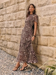 Friends Like These Brown Print Petite Short Sleeve Chiffon Tiered Maxi Dress - Image 3 of 5