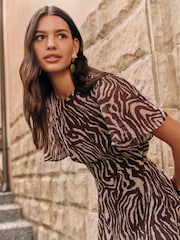 Friends Like These Brown Print Petite Short Sleeve Chiffon Tiered Maxi Dress - Image 4 of 5