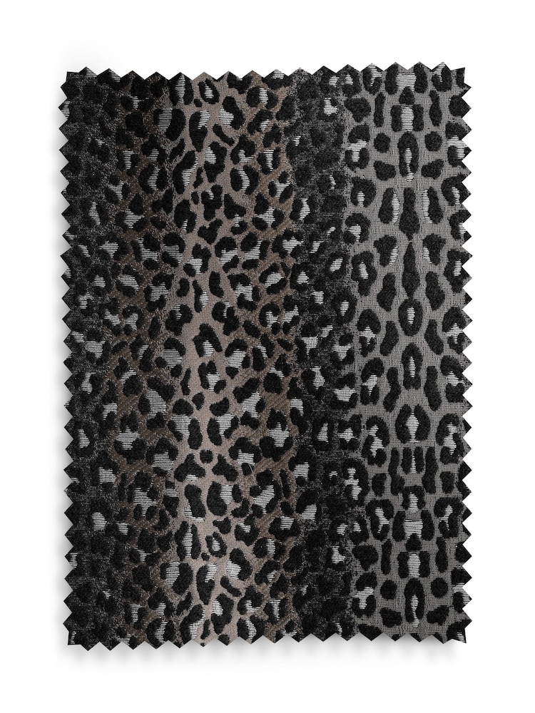 Jacquard Eyelet Lined Curtains - صورة 5 من 5 Jacquard Eyelet Lined Curtains - صورة 5 من 5