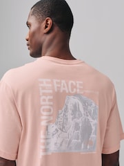 Camiseta estampada The North Face Half Dome Photo Back - Imagem 4 de 8