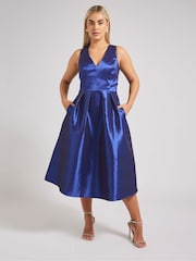 Yours Curve Blue London V-Neck Pleated Dress With Pockets - Image 1 of 5