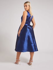 Yours Curve Blue London V-Neck Pleated Dress With Pockets - Image 3 of 5