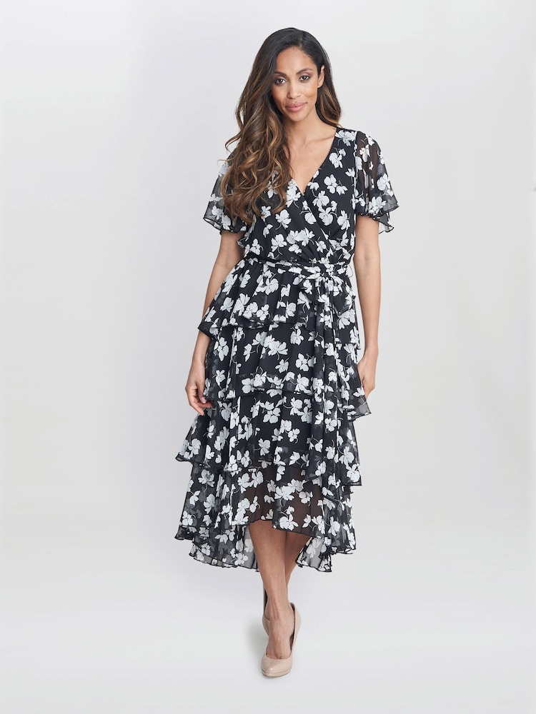 Vestido negro escalonado con cintura elástica Lottie de Gina Bacconi - Imagen 1 de 5 Vestido negro escalonado con cintura elástica Lottie de Gina Bacconi - Imagen 1 de 5