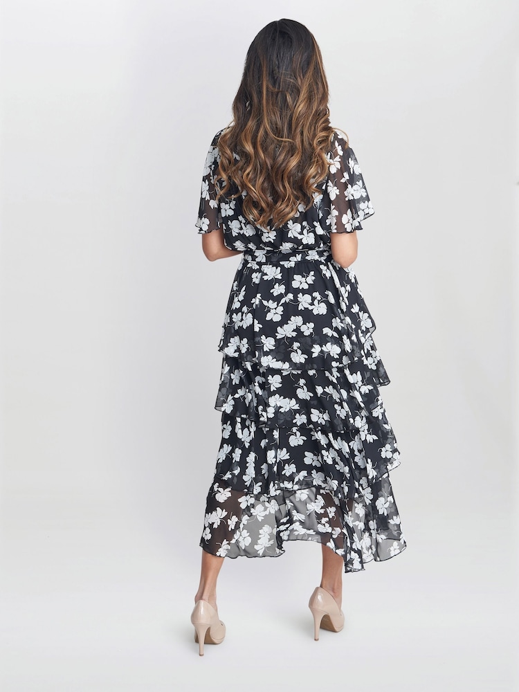 Vestido negro escalonado con cintura elástica Lottie de Gina Bacconi - Imagen 2 de 5 Vestido negro escalonado con cintura elástica Lottie de Gina Bacconi - Imagen 2 de 5