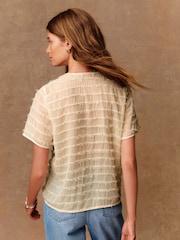 Ecru - Sheer Tufty Button Down Short Sleeve Top - Imagem 5 de 9