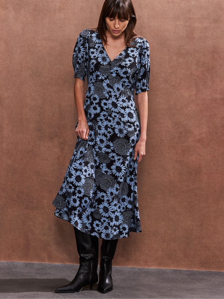 Vestido con fruncido delantero y estampado de margaritas de Ro&Zo - Imagen 5 de 5 Vestido con fruncido delantero y estampado de margaritas de Ro&Zo - Imagen 5 de 5