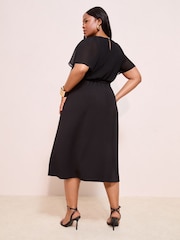 Preto - Vestido midi Friends Like These Scuba Chiffon de manga esvoaçante - Imagem 4 de 4