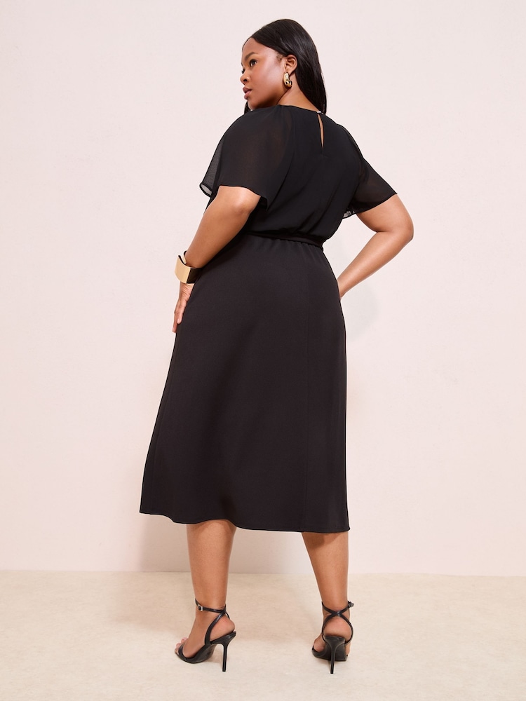 Preto - Vestido midi Friends Like These Scuba Chiffon de manga esvoaçante - Imagem 4 de 4