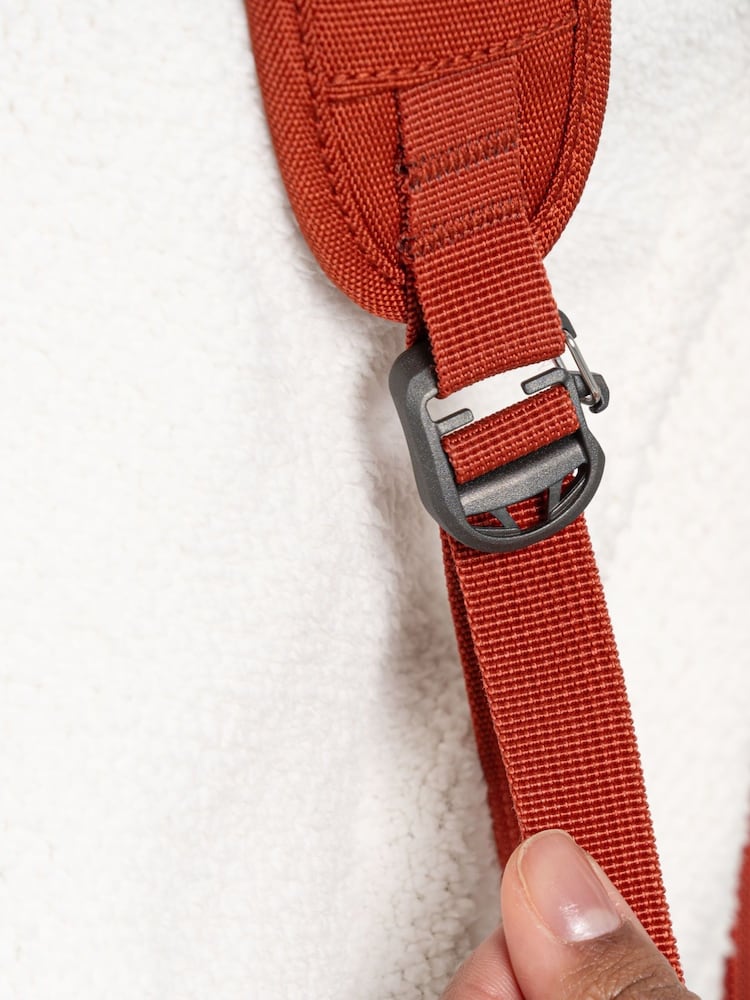Craghoppers Red 22L Kiwi Backpack II - Image 4 of 4