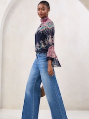 Lipsy Printed High Neck Flute Sleeve Blouse - Bild 3 von 5