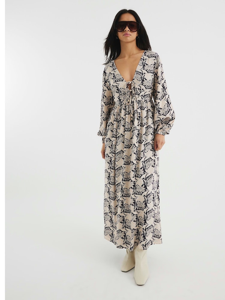River Island Black Petite V-Neck Printed Maxi Dress - Image 2 of 5