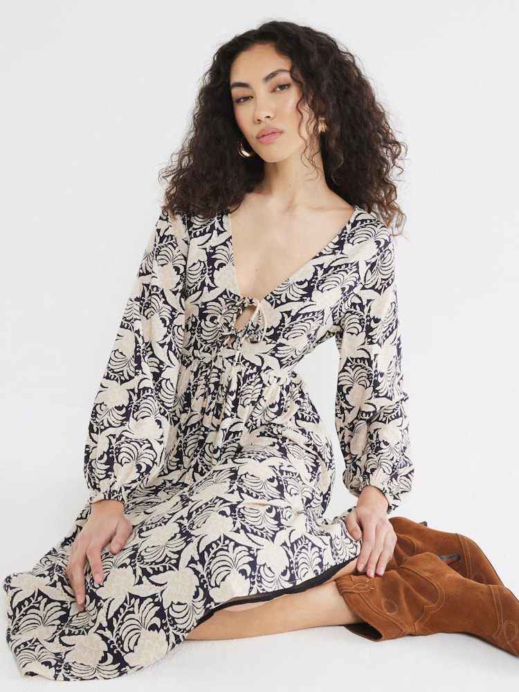 River Island Black V-Neck Printed Maxi Dress - Image 2 of 5