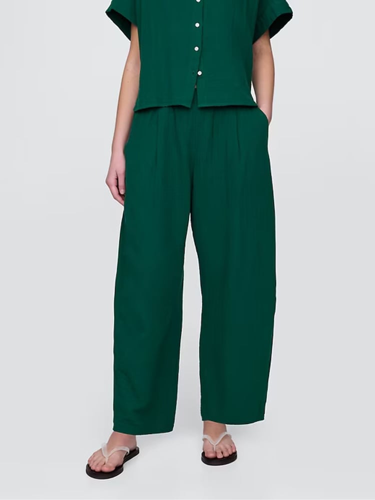 Verde - Pantalones de gasa de algodón 100 % en tejido arrugado y pernera tipo barril de Gap - Imagen 2 de 12