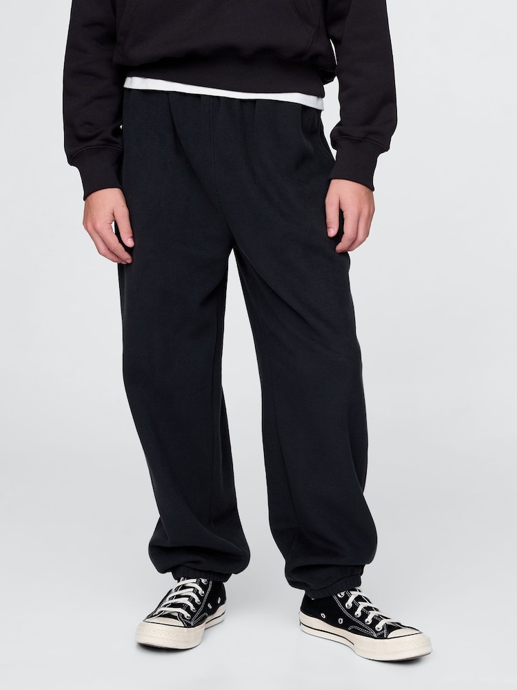 Negro - Pantalones de chándal suaves con forro polar y logo de estilo vintage de Gap (4-13 años) - Imagen 1 de 4