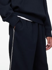 Azul marino - Pantalones de chándal suaves con forro polar y logo de estilo vintage de Gap (4-13 años) - Imagen 4 de 5